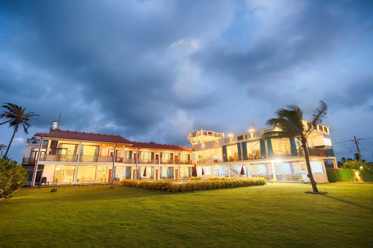 Calypso Sunset Hotel Iranawila Exterior photo